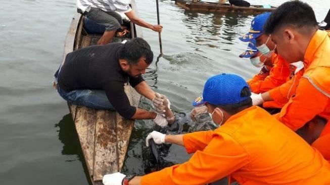 Hilang saat Mancing Ikan, Kardi dan Juhanta Tewas Berpelukan