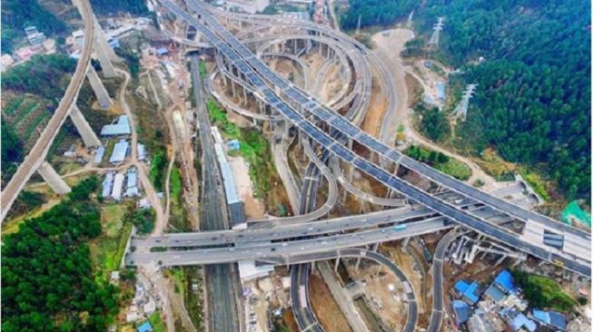 Simpang Susun di Cina Bak Roller Coaster, Ini Penampakannya