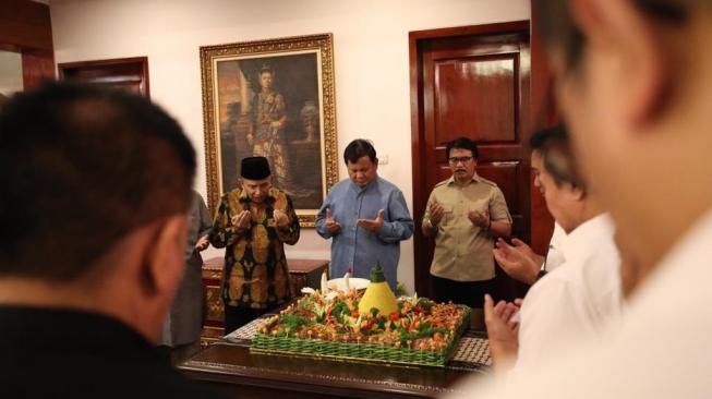 Peringatan ulang tahun ke-67 Prabowo Subianto di kediamannya Jalan Kertanegara, Jakarta Selatan, Rabu (17/10/2018). [Dok. Gerindra]