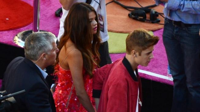 Justin Bieber dan Selena Gomez (ROBYN BECK / AFP)