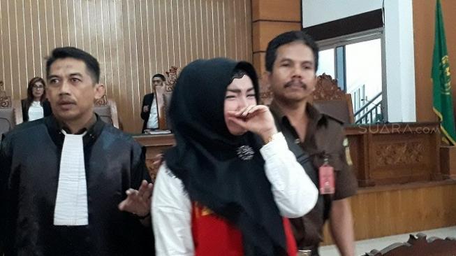 Roro Fitria divonis empat tahun penjara. [Wahyu Tri Laksono/Suara.com]