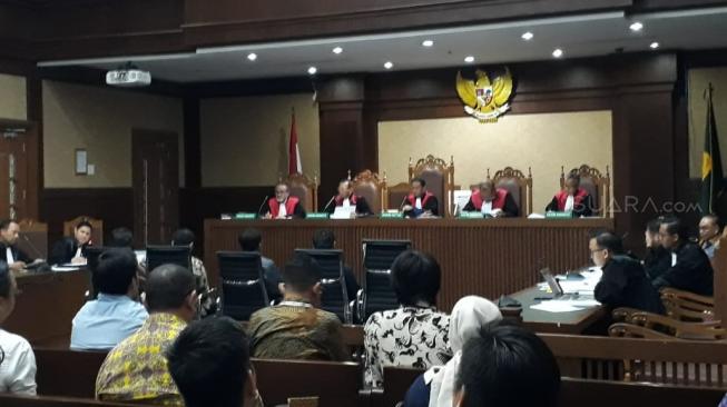 Dirut PT. Samantaka Ungkap Pertemuan Dengan Eni di Persidangan