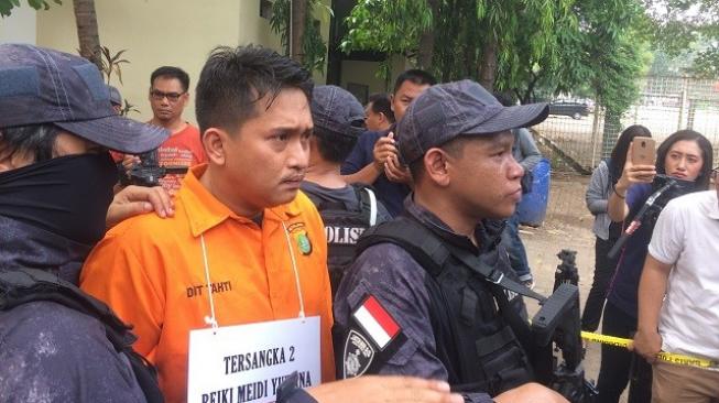 Jalani Rekontruksi, 2 Tersangka Peluru Nyasar DPR Dijaga Ketat