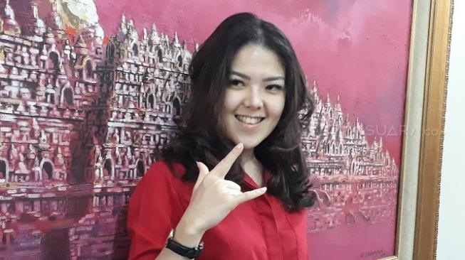 Ingin Membantu Banyak Orang, Tina Toon Mantap Jadi Caleg