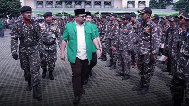 Banser NU Jaga Ketat Rumah Orangtua Mahfud Bergiliran Usai Dikepung Massa