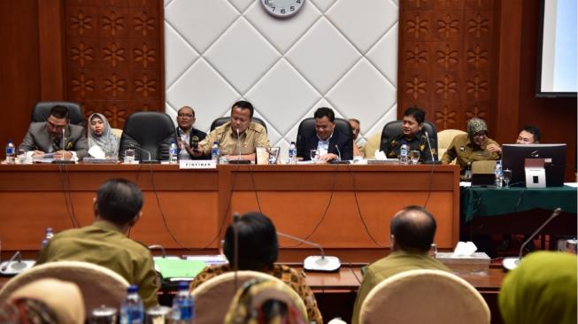 Rapat Kerja dengan Komisi IV DPR, yang dipimpin oleh Ketua Komisi IV, Edhy Prabowo, Senin (22/10/2018). (Dok: KLHK)