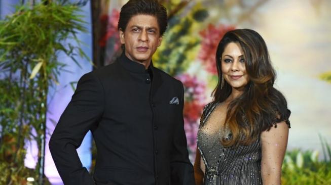 Shahrukh Khan bersama istri, Gauri Khan (Sujit Jaiswal / AFP)