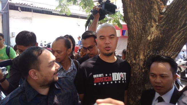 Polisi Geledah Rumah Ahmad Dhani, Datangi Admin @ahmaddhaniprast