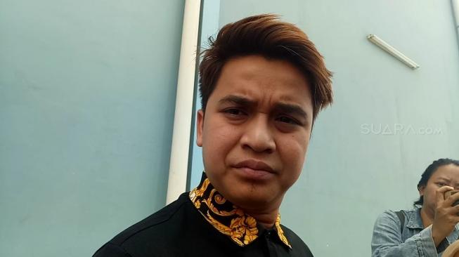 Ratna Listy Ingin Bantu Billy Syahputra Bebas Energi Negatif, Ada Apa?