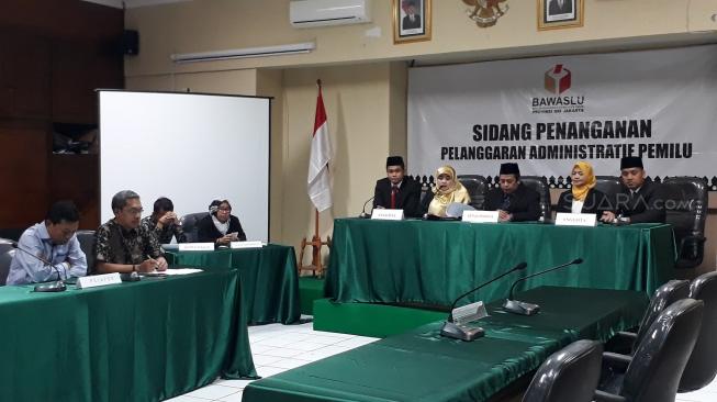 Sidang putusan pelanggaran kampanye Jokowi - Maruf Amin di Bawaslu DKI Jakarta. (Suara.com/Ummi Hadya Saleh)