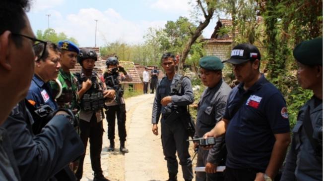 Tim operasi gabungan berhasil mengamankan enam truk kayu jati di Desa Ronggo, Kecamatan Jaken, Kabupaten Pati, Rabu (24/10/2018). (Dok: KLHK)