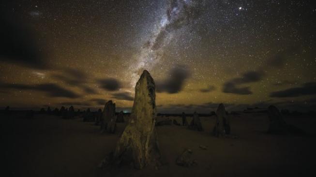  Pinnacles. (Doc: Tourism Western Australia)