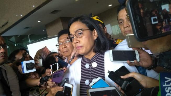 Sri Mulyani Sambangi Crisis Center Bandara Soekarno-Hatta