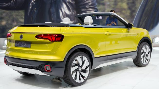 Volkswagen T-Roc dalam pameran Geneva International Motor Show ke-86 di PalExpo, Jenewa, Swiss [Shutterstock].