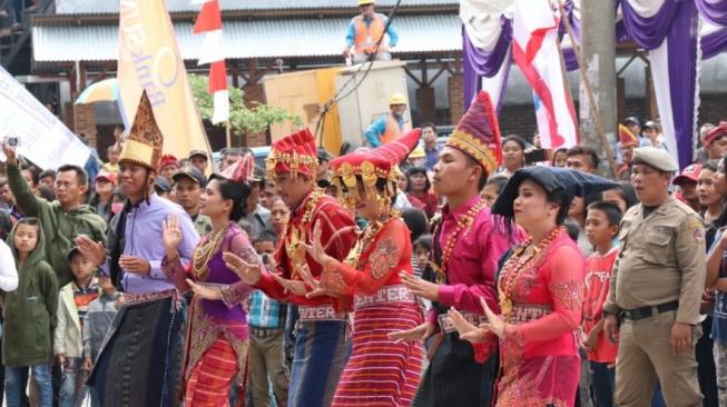 Salah satu tarian dari budaya masyarakat Batak. (Dok: Kemenpar)