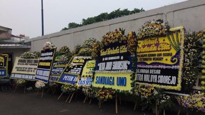 Suasana rumah duka korban Lion Air jatuh Hizkia Jorry Saroinsong. (Suara.com/Muhammad Yasir)