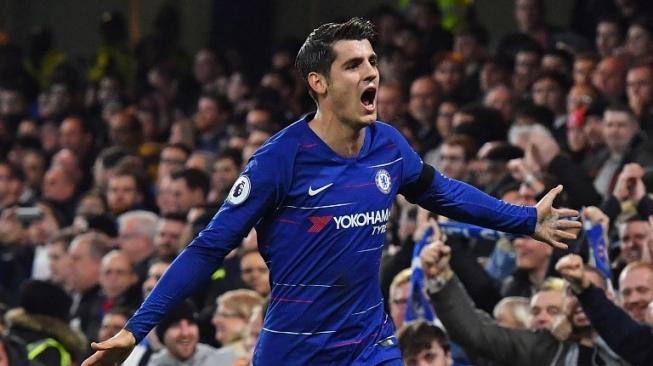 Striker Chelsea Alvaro Morata merayakan golnya ke gawang Crystal Palace di Stamford Bridge, London. Ben STANSALL / AFP