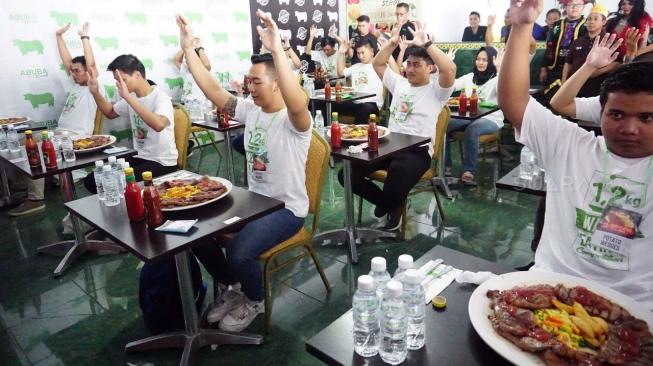 Adu Kuat Makan Daging Wagyu 1.2 KG dalam 15 Menit