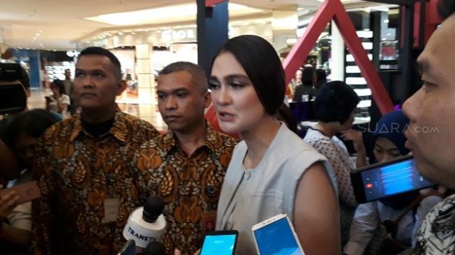 Luna Maya : Saya Nggak Mau Bicara soal Masalah Pribadi