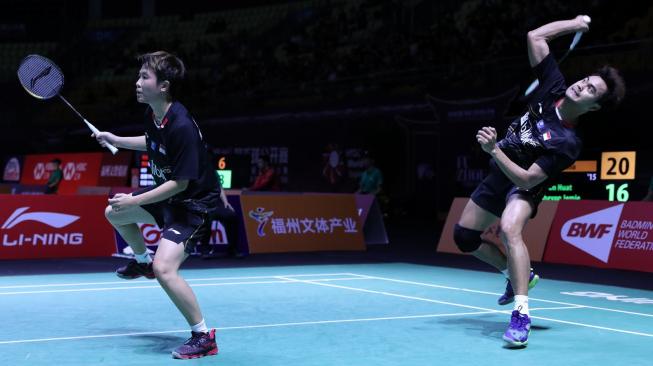 Pasangan ganda campuran Indonesia, Tontowi Ahmad/Liliyana Natsir, melaju ke babak kedua Fuzhou China Open 2018 usai menang atas wakil Malaysia, Goh Soon Huat/Shevon Jemie Lai, 21-17 dan 21-19, Selasa (6/11/2018).