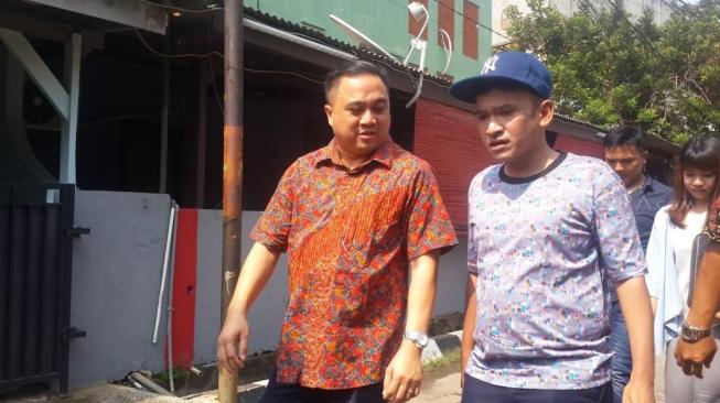 Jenguk Roro Fitria di Penjara, Ruben Onsu Bawa Makanan Spesial