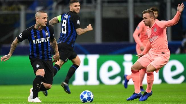 Pertandingan Liga Champion Inter Milan vs Barcelona. (Miguel MEDINA / AFP)