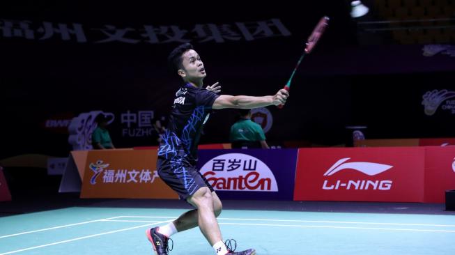 Pebulutangkis tunggal putra Indonesia, Anthony Sinisuka Ginting, tampil di ajang Fuzhou China Open 2018. [Humas PBSI]