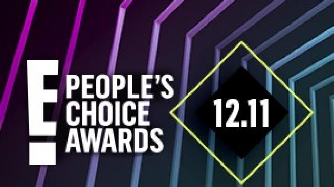 Intip Gaya Seleb di Red Carpet E! Peoples Choice Award Langsung