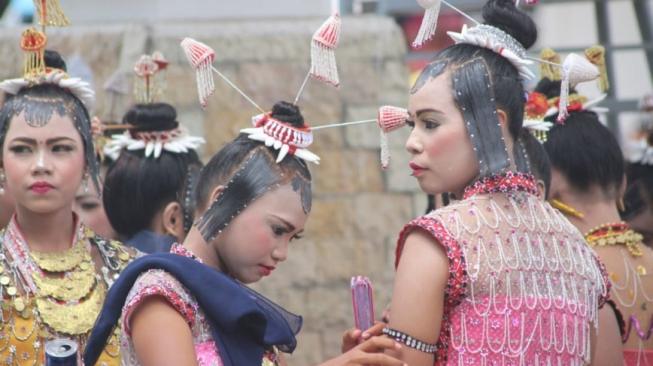 Wisman Asal Belanda Terpukau dengan Keindahan Wakatobi