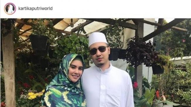 Artis Kartika Putri dan Habib Usman Bin Yahya. [Instagram]