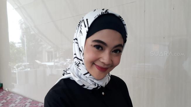 Indah Dewi Pertiwi Ungkap Sulitnya Kemantapan untuk Menikah