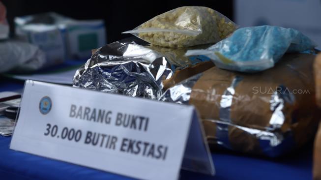 Geledah Kapal KM Karibia, BNN Temukan Ekstasi Jenis Baru