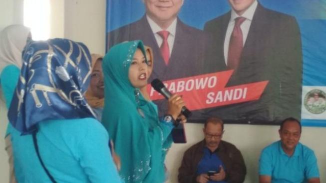 Ibu-ibu di Banten Rela Biaya Make Up Dipotong Buat Dana Prabowo