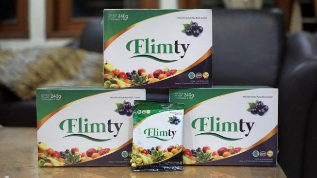 Minuman suplemen Flimty. (Risna Halidi/Suara.com)