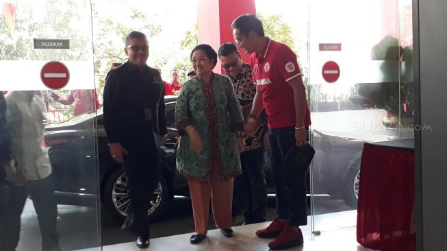 Megawati Nyoblos di Kebagusan, Sediakan Kuliner Nusantara di TPS