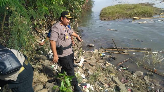 Bayi Ditemukan Tewas dengan Kepala dan Perut Hancur