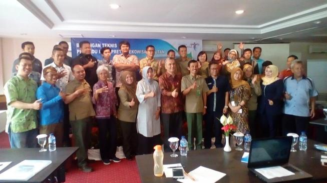 Bimbingan Teknis (Bimtek) Pemandu Interpretasi Ekowisata Hutan di Lido Lake Resort dan Hutan Bodogol, Jawa Barat (13 - 14 November 2018). [Dok. Kemenpar]