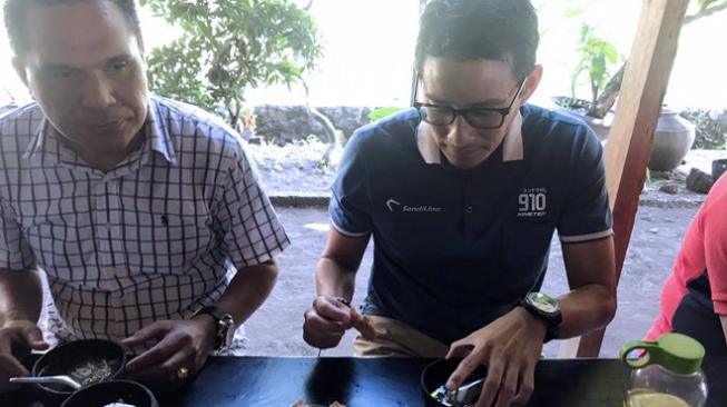 Sandiaga Uno: Tempe Kini Sudah Agak Tebal, 5 Kartu ATM Digabung