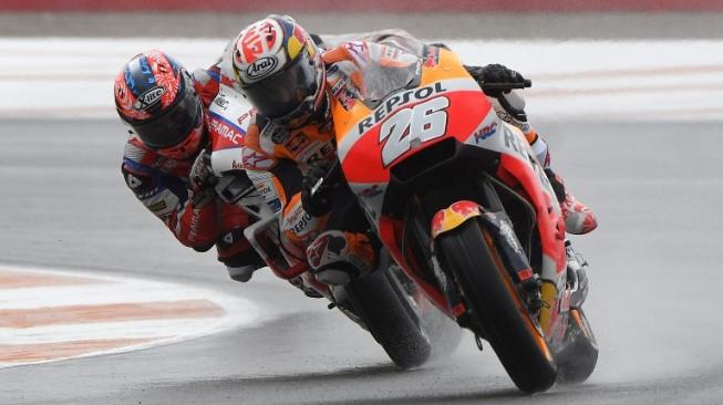 FP2 MotoGP Valencia: Petrucci Memimpin, Rossi Perbaiki Posisi