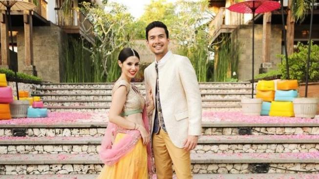 5 Momen Romantis Resepsi Pernikahan Christian Bautista di Bali