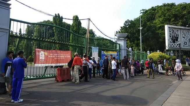 Monas Ditutup untuk Antisipasi Massa Kekhalifahan, Warga Kesal