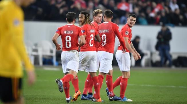 Pemain Swiss rayakan gol ke gawang Belgia dalam laga UEFA Nations League, Senin (19/11/2018) [AFP]