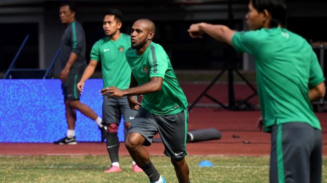 Melawat ke PTIK, Persipura Terancam Tanpa Boaz Solossa