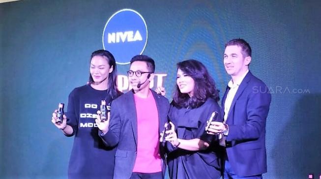 Nivea dengan kandungan "hitam" untuk kesehatan wajah [Suara.com/Risna Halidi].