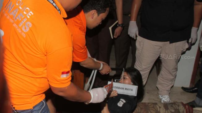 Suasana Rekonstruksi Pembunuhan Satu Keluarga Di Bekasi