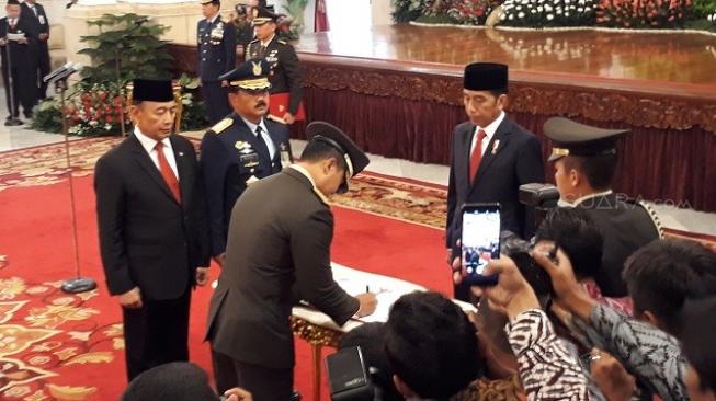 Panglima TNI Pimpin Sertijab KSAD Jendera Mulyono ke Jenderal Andika