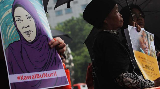 #SaveIbuNuril, Koalisi Sipil Tagih Janji Jokowi Kasih Grasi ke Baiq Nuril