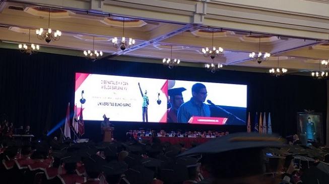 Sandiaga di Depan Wisudawan UBK: Jadilah Bung Karno Zaman Now