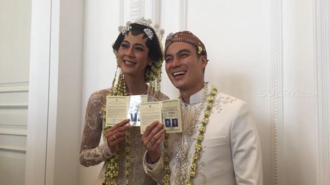 Baim Wong dan Paula Verhoeven resmi menikah, Kamis (22/11/2018).  [Sumarni/Suara.com]