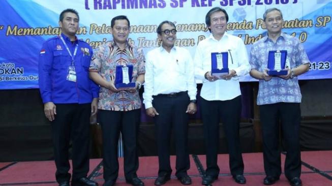 Direktur Kelembagaan Kerjasama Hubungan Industral Kemnaker (KKHI), Aswansyah, saat membuka Rapat Pimpinan Nasional (Rapimnas) Serikat Pekerja Kimia, Energi dan Pertambangan Serikat Pekerja Seluruh Indonesia (SP KEP SPSI) 2018 di Bekasi, Jawa Barat, Rabu (21/11/2018). (Dok: Kemnaker)